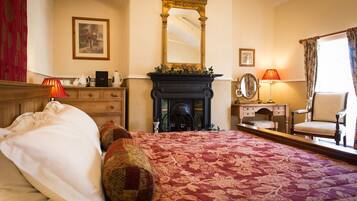 Superior Room, 1 King Bed | Down duvets, memory-foam beds, desk, laptop workspace