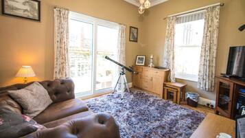 1 bedroom, down duvets, memory-foam beds, desk