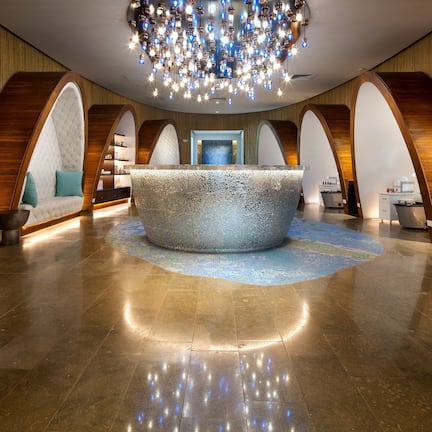 Couples treatment rooms, sauna, steam room, body treatments