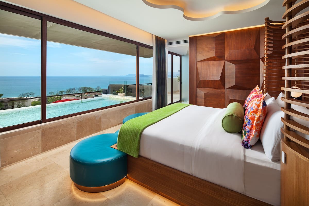 Supreme Suite, 2 Bedroom Suite, Bedroom 1: 1 King, Bedroom 2: 2 Queen, Ocean view, Corner room
