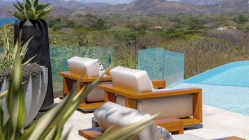 Camera, 4 camere da letto, piscina privata, vista oceano | Piscina | 2 piscine all'aperto, cabanas (a pagamento), ombrelloni da piscina