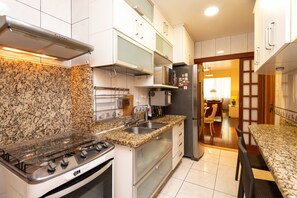 Apartment | Eigene Küche | Kühlschrank, Mikrowelle, Ofen, Espressomaschine