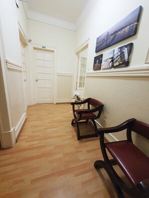 Interior -  MIDIS - Local Accommodation (Lisbon)
