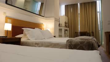 Deluxe Studio Suite | Desk, laptop workspace, free WiFi, bed sheets