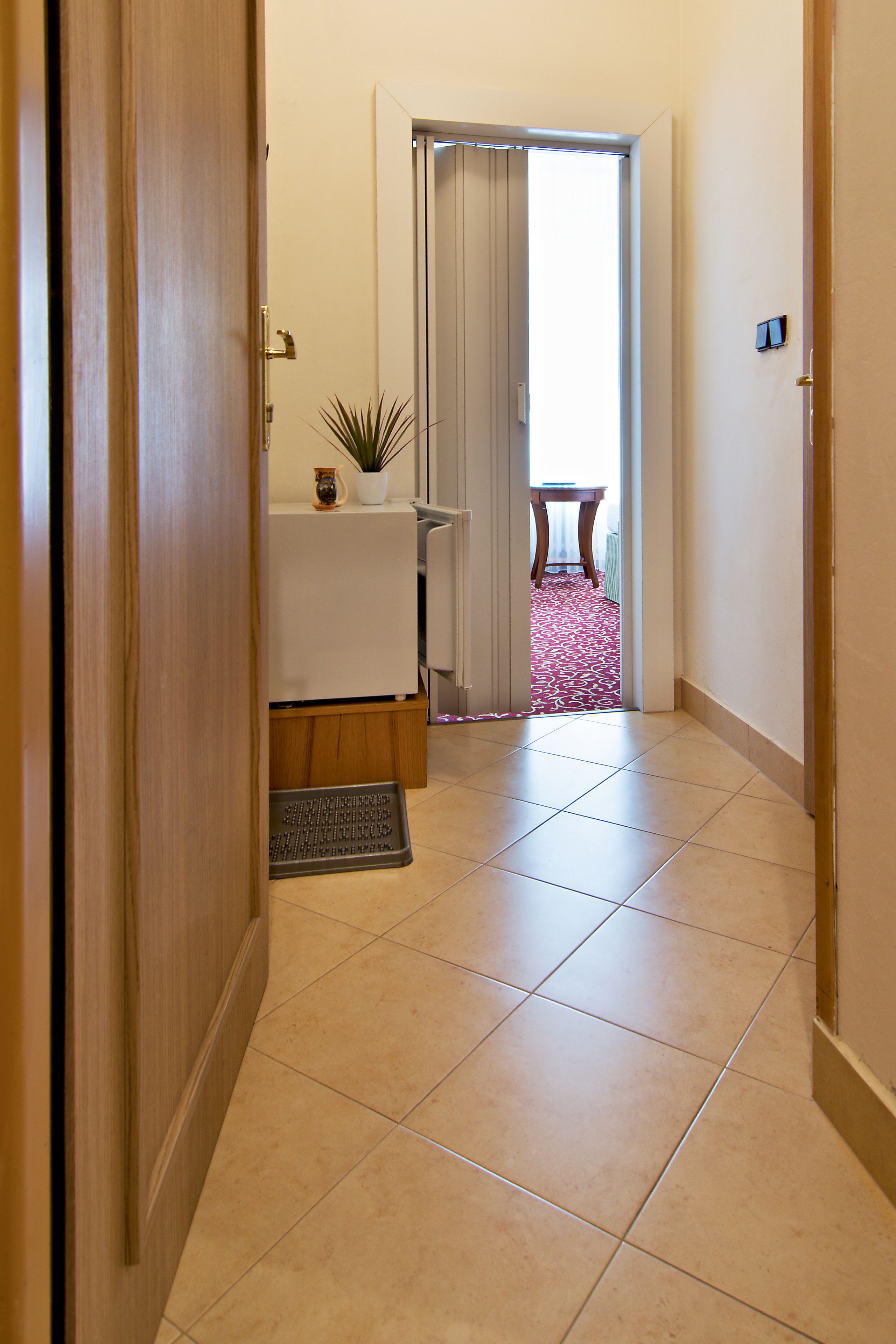 standard single room, 1 single bed, courtyard view | 2 bedrooms, hypo-allergenic bedding, desk, blackout curtains