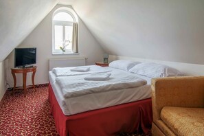 Standardlejlighed - 2 soveværelser (attic, promenade) | Allergivenligt sengetøj, skrivebord, mørklægningsgardiner