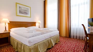 Comfort Double Room, 1 Bedroom, Balcony, City View (Promenade) | 2 bedrooms, hypo-allergenic bedding, desk, blackout curtains