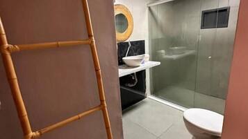 Minibar, bureau, rideaux occultants, chambres insonorisées