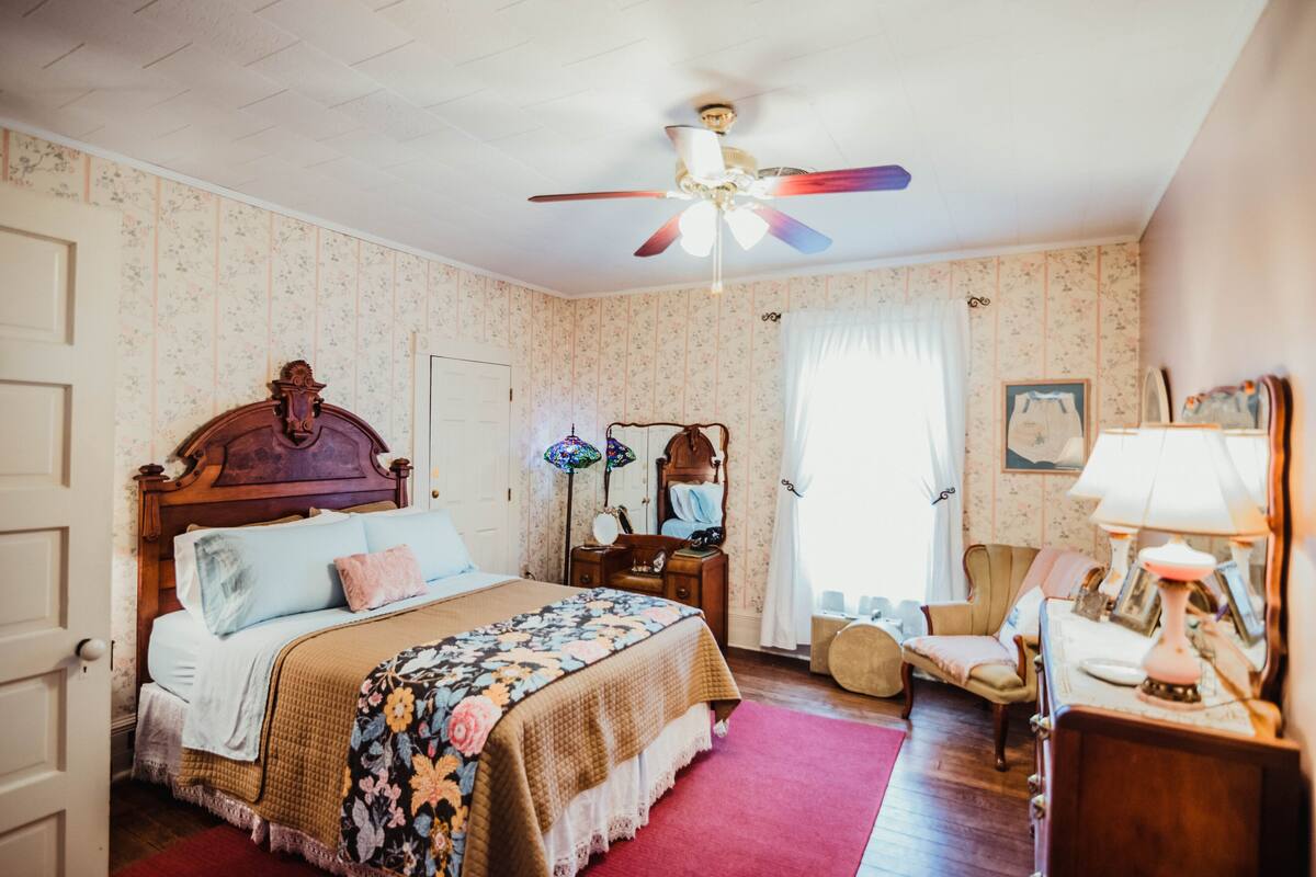 Klassieke kamer, 1 queensize bed | Luxe beddengoed, individueel gedecoreerd, individueel gemeubileerd