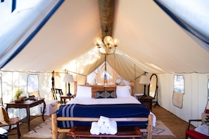 Premium bedding, down duvets, minibar, in-room safe