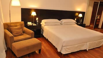 Egyptian cotton sheets, premium bedding, down comforters, pillowtop beds