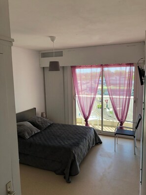 Trang trí khác biệt, trang bị nội thất với thiết kế riêng biệt 