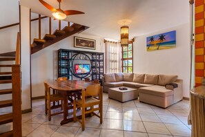 Chalet, 3 Bedrooms | Living room