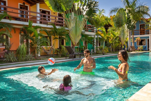 2 outdoor pools, pool loungers