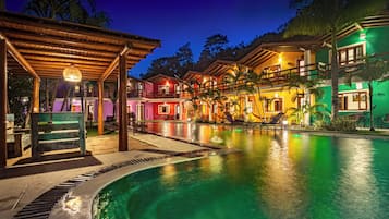 2 outdoor pools, sun loungers