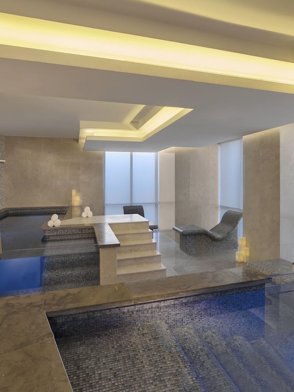 Sauna, rawatan badan, mandi lumpur, balut badan, lulur badan
