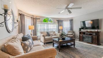 Welcome to Harry Potters! | 3 bedrooms, iron/ironing board, free WiFi, bed sheets