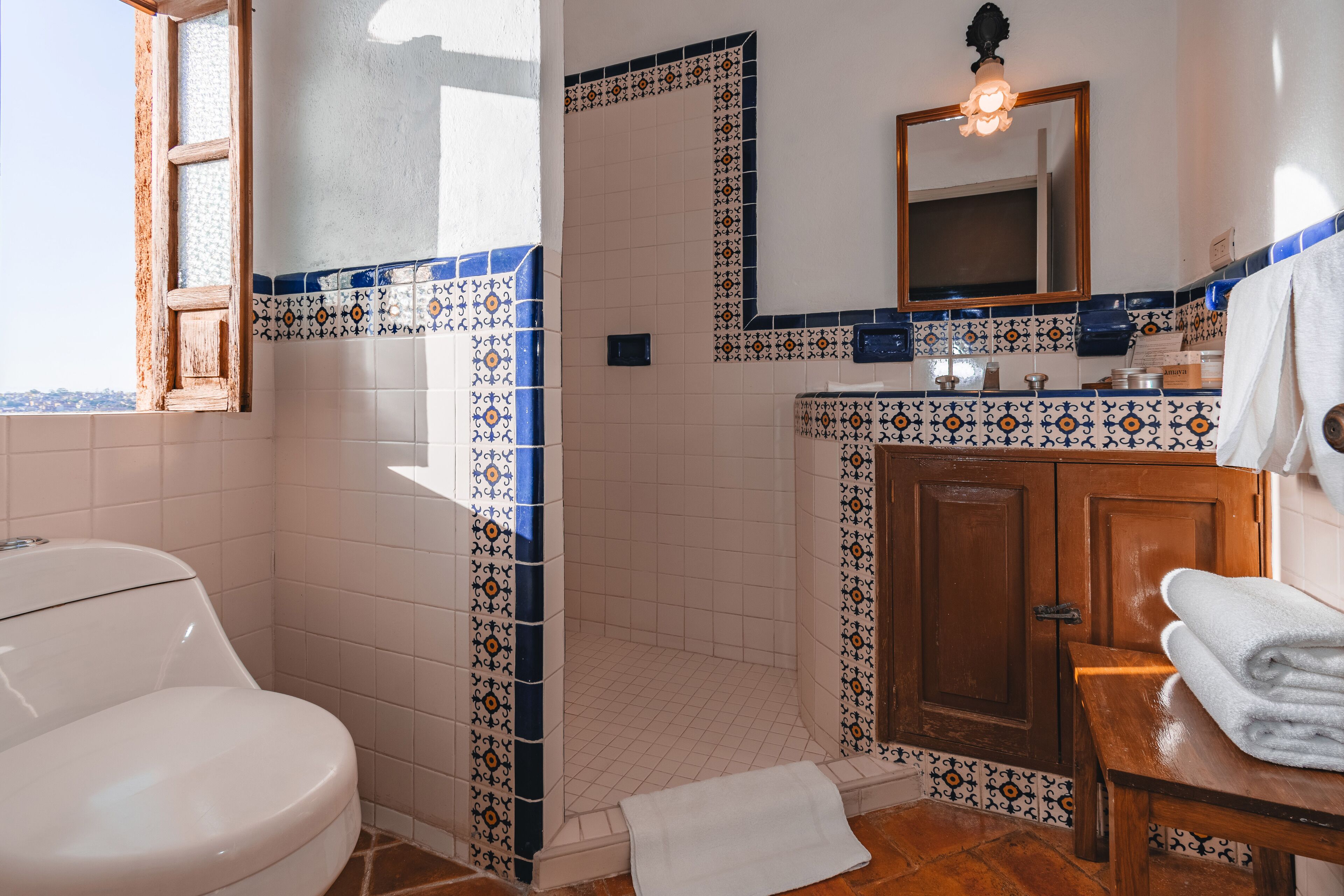 basic room | bathroom | shower, free toiletries, hair dryer, towels