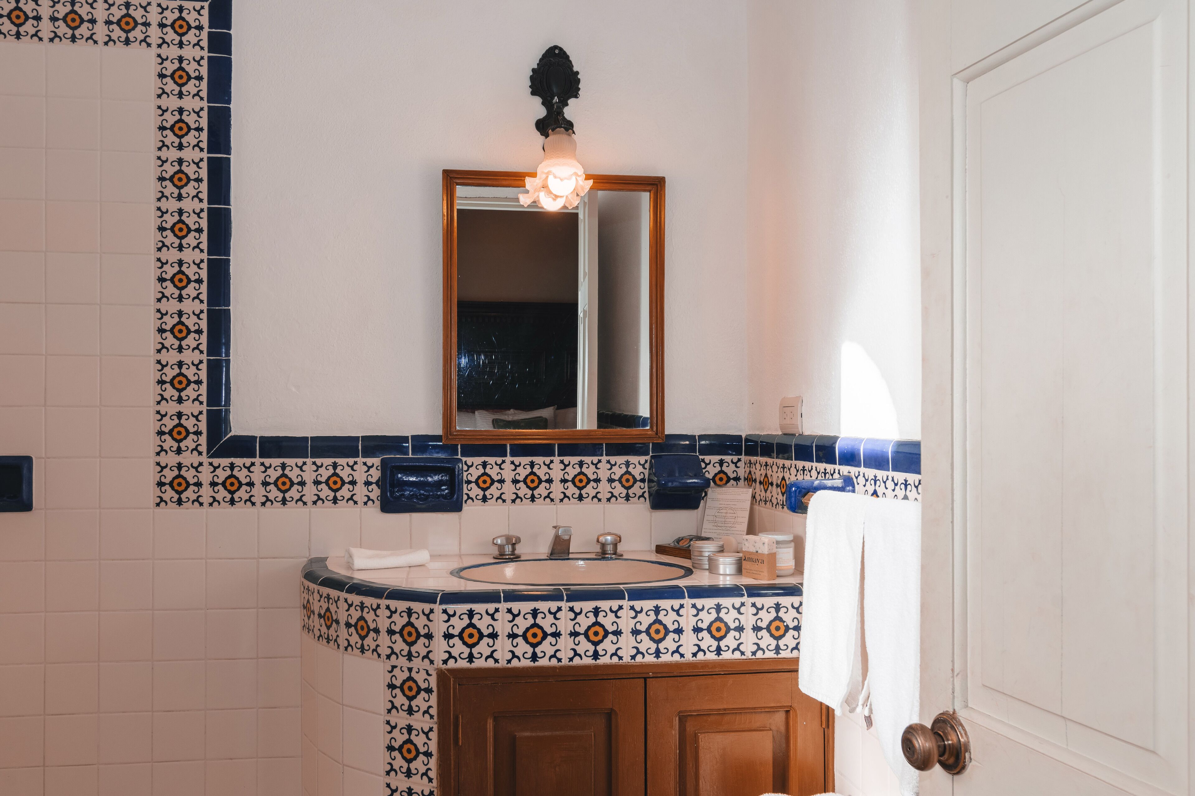 basic room | bathroom | shower, free toiletries, hair dryer, towels