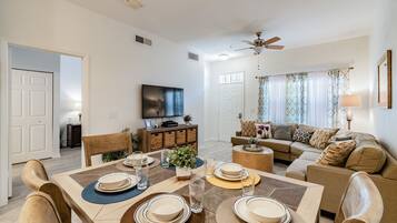 Near Disney: Mickey's Fun In The Sun Private Home | Living area | Flat-screen TV