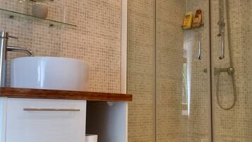 Suite | Kamar mandi | Perlengkapan mandi gratis, pengering rambut, jubah mandi, dan handuk