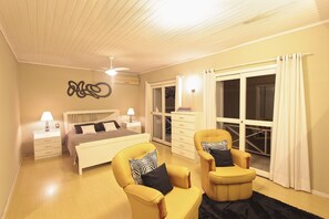 Casa, 4 quartos | 4 quartos, ferros/tábuas de passar roupa, Wi-Fi de cortesia