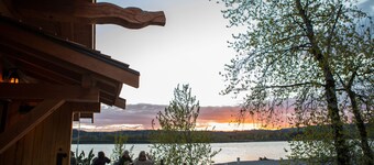 McMenamins Kalama Harbor Lodge