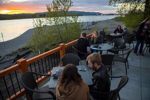 5 bars/lounges - McMenamins Kalama Harbor Lodge (Kalama)