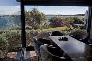 Se sirven desayunos, comidas y cenas 