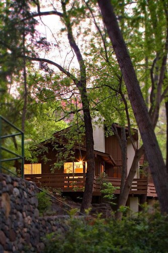 2 Bedroom Condo On The Banks Of Oak Creek