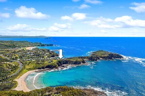 Beach nearby - Stunning Clifftop Oasis: Breathtaking Ocean Views (Malua Bay)