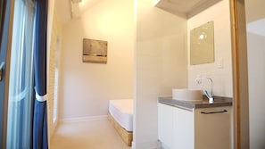 Dúplex | 1 habitación, ropa de cama de alta calidad y escritorio