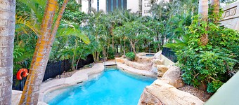 Surfer Paradise Luxury Apartment Ocean Front Panorama