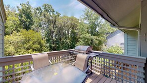 Outdoor dining - Fully Renovated Hilton Head Vacation Rental! (Hilton Head)