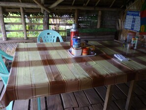 Tägliches inbegriffenes kontinentales Frühstück