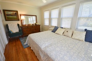 4 bedrooms, iron/ironing board, travel crib, free WiFi