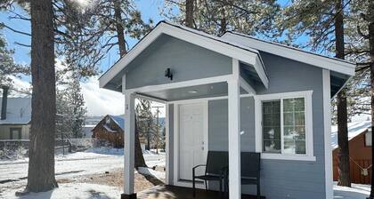 Baby Bear - Walk to Lake, Pet Friendly, Barbecue