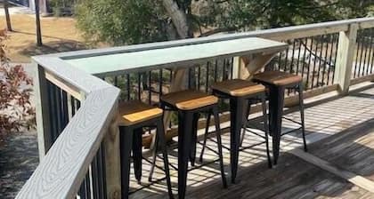Pet Friendly, Affordable and private Single family home