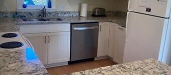 Pet Friendly, Affordable and private Single family home