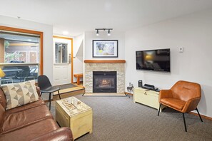 Smart TV, fireplace, DVD player, stereo