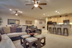 Tv, eldstad, tv-spel och dvd-spelare