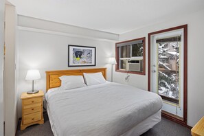 2 bedrooms, iron/ironing board, free WiFi, bed sheets - 76 Glaciers Reach this 2br home has a hot tub & pool in Whistler Village (Whistler)