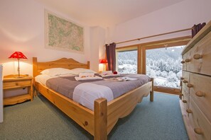 3 bedrooms, iron/ironing board, bed sheets - Résidence Grand Roc - Ancolies 218, Argentière (Chamonix), France (Argentière (Chamonix))