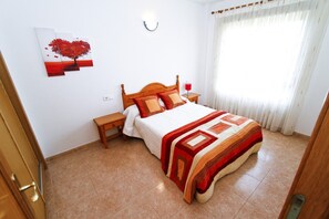 1 Schlafzimmer, Bügeleisen/Bügelbrett, Bettwäsche