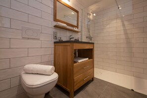 Ensemble douche/baignoire, serviettes fournies