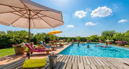 Villa Pallina With Pool, Massarosa, Italy