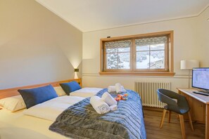 2 عدّة غرف نوم وواي فاي مجانًا وملاءات أسرّة