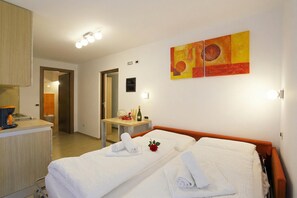 2 bedrooms, free WiFi, bed sheets