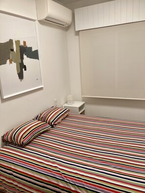 3 slaapkamers, een strijkplank/strijkijzer, gratis wifi, beddengoed