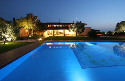 Rome Countryside Luxury Villa: Stunning Pool, Tennis, Weddings, Cooking Classes
